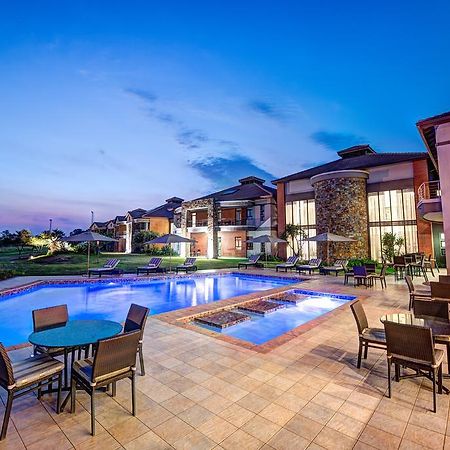 Royal Marang Hotel Phokeng Exterior foto The Village