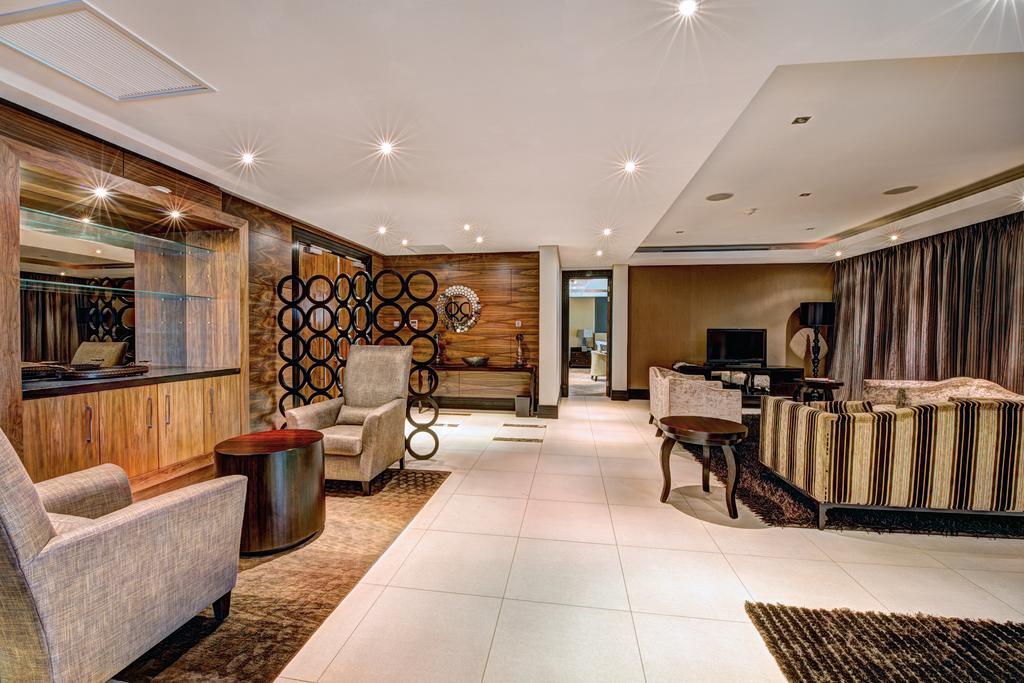 Royal Marang Hotel Phokeng Habitación foto The interior of the hotel