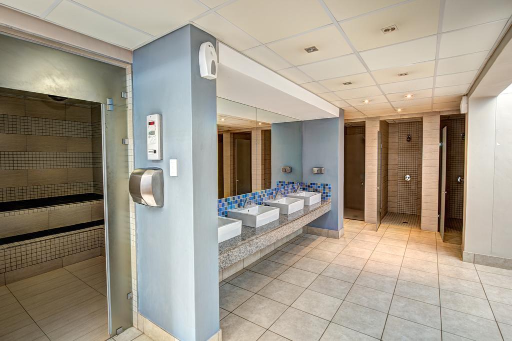 Royal Marang Hotel Phokeng Exterior foto A public restroom in the United Kingdom