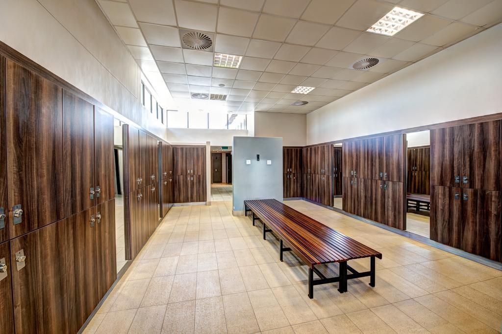 Royal Marang Hotel Phokeng Exterior foto Changing room